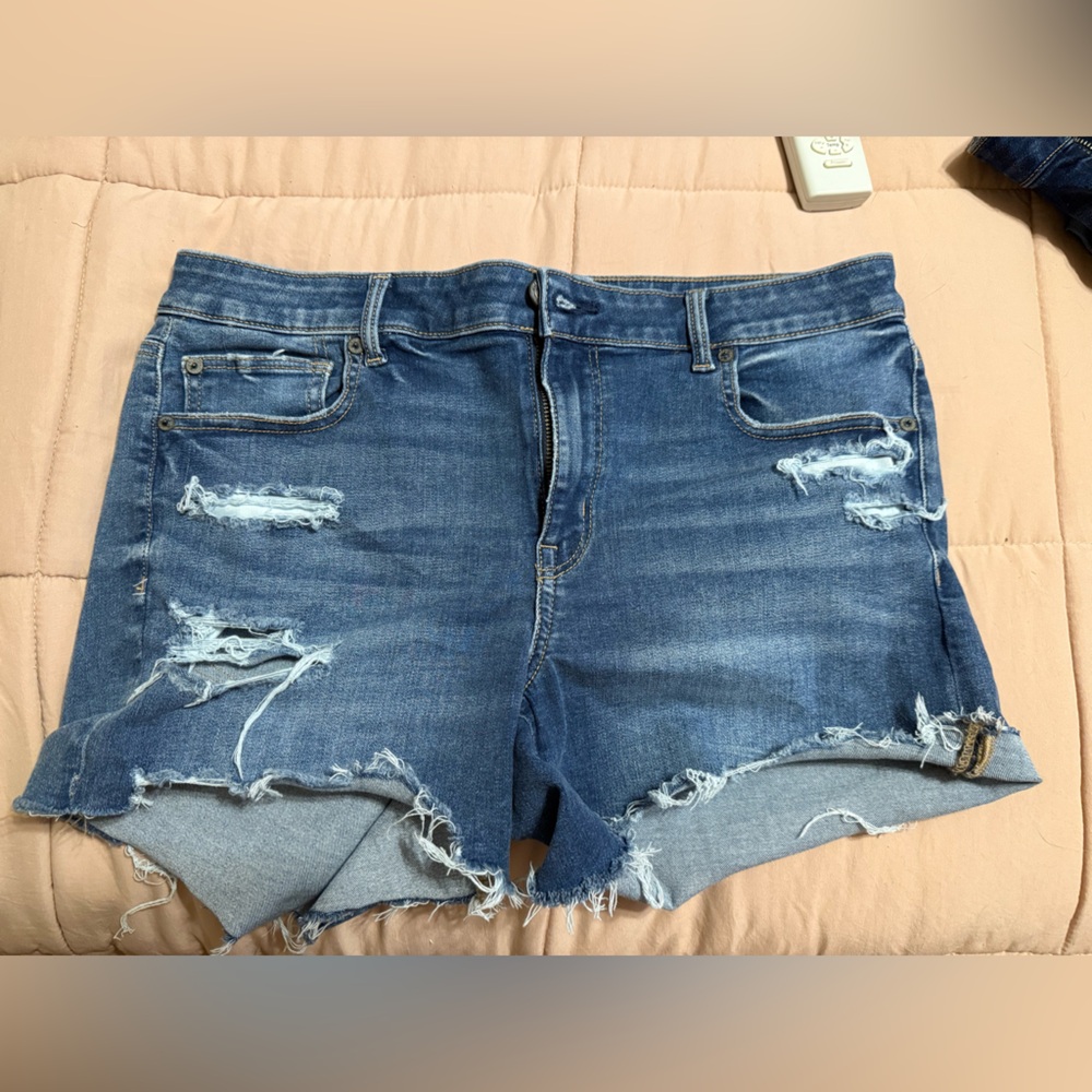 Women’s American eagle denim shorts size 12 next level stretch